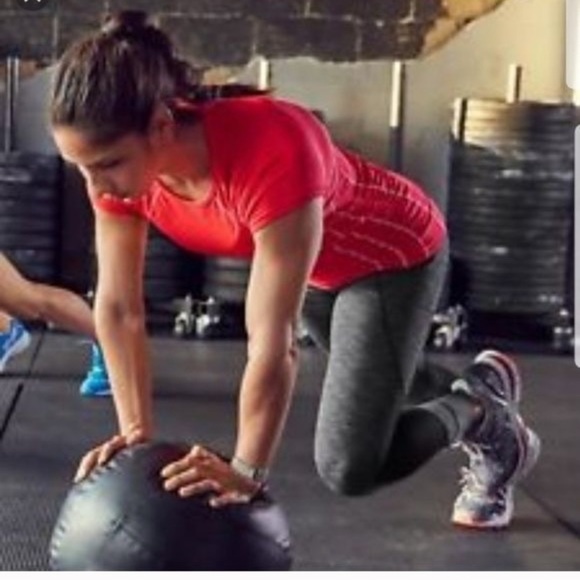 Athleta Finish Fast Line Tee Shirt.  Size XLarge. New With Tags. - Picture 2 of 11